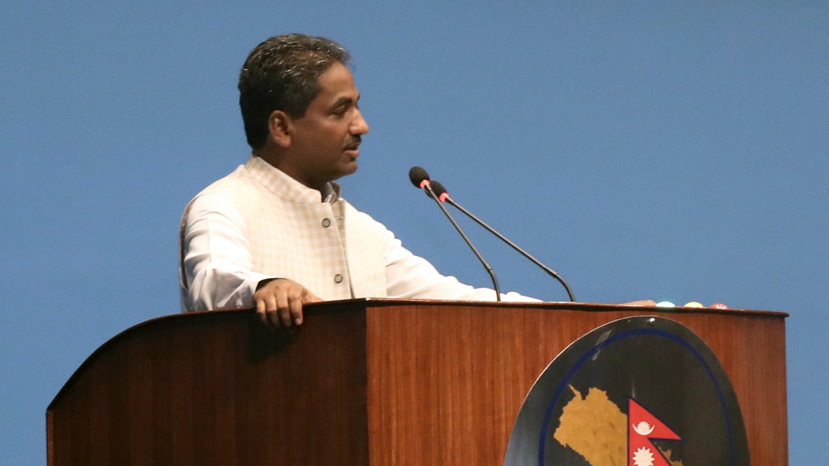 ‘ठुलो ओहोदामा हुनेहरू पदमा हुँदासम्म लुट्ने अनि पिआर र ग्रिन कार्ड लिएर बाहिर जाने?’